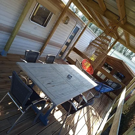 Magnifique Mobil Avec Terrasse Couverte Camping